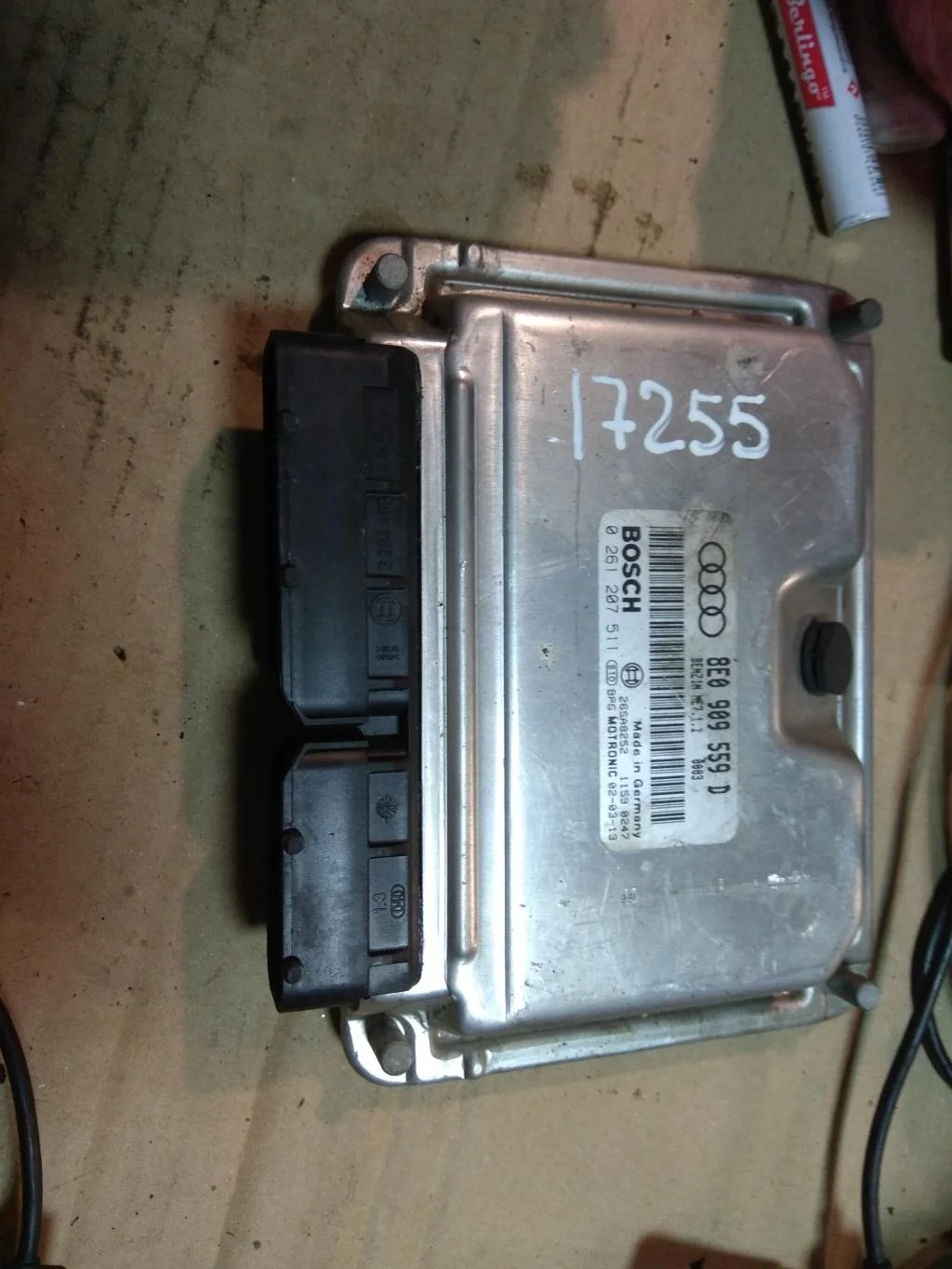 Блок управления двигателем 8E0909559D  3.0 Бензин