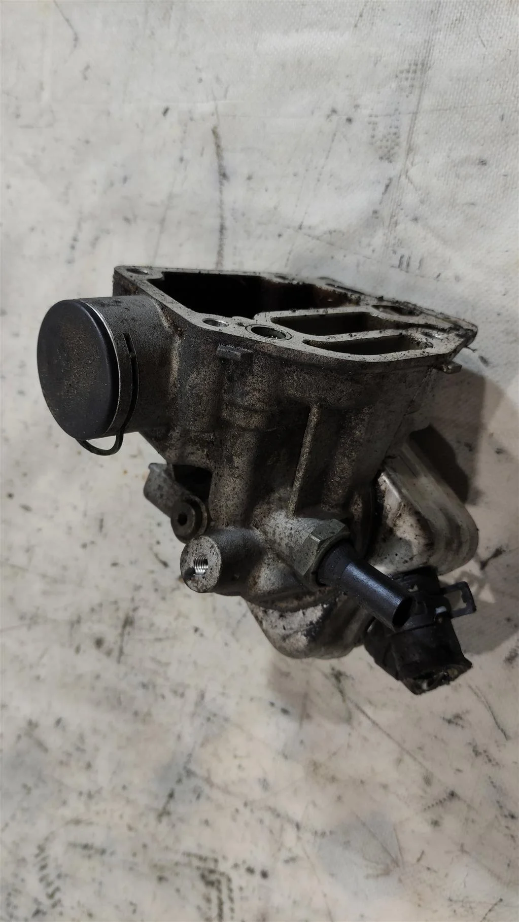 Радиатор масляный 028117021B  1.8 Турбо бензин Au