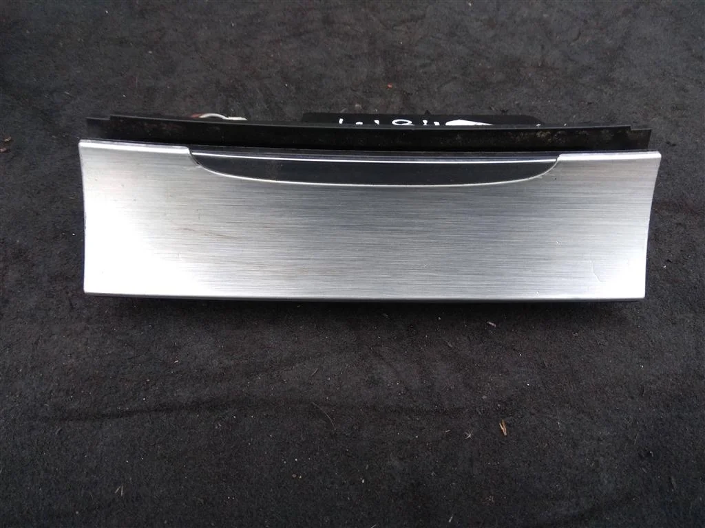 Пепельница передняя 3C0863284A  2.0 Турбо бензин