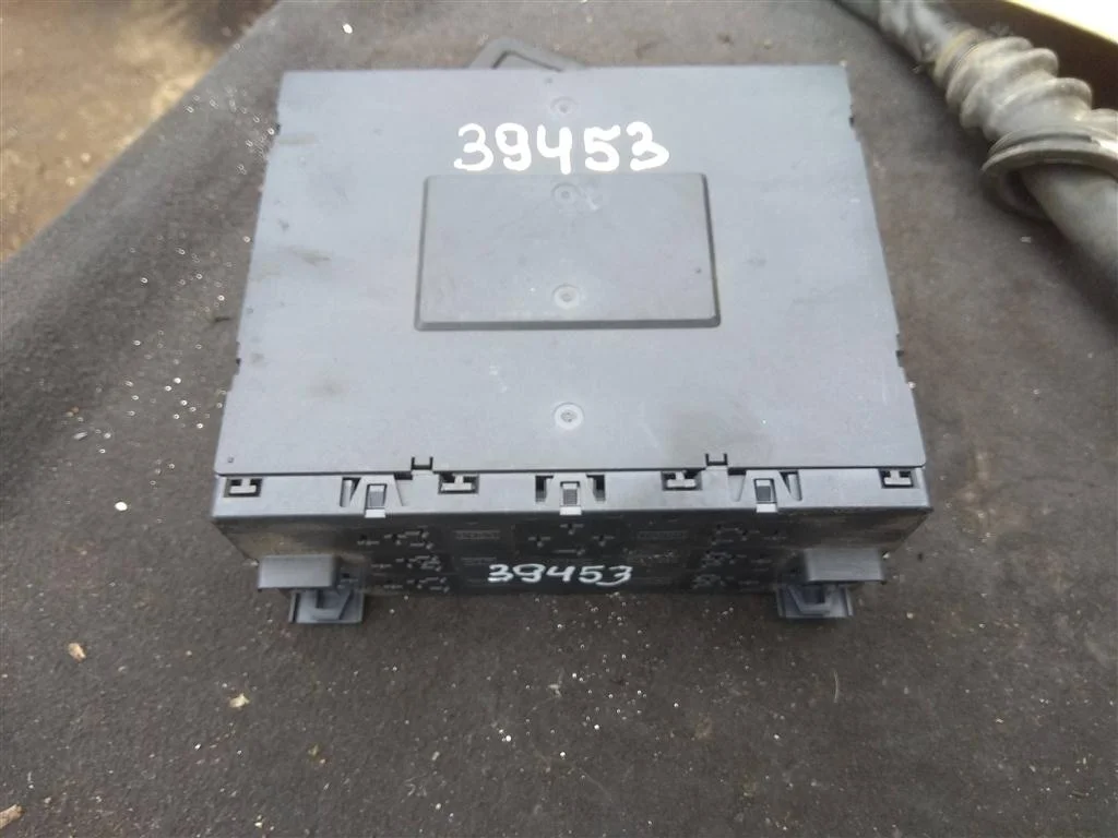 Блок бортовой сети 3C0937049Q  2.0 Турбо бензин V