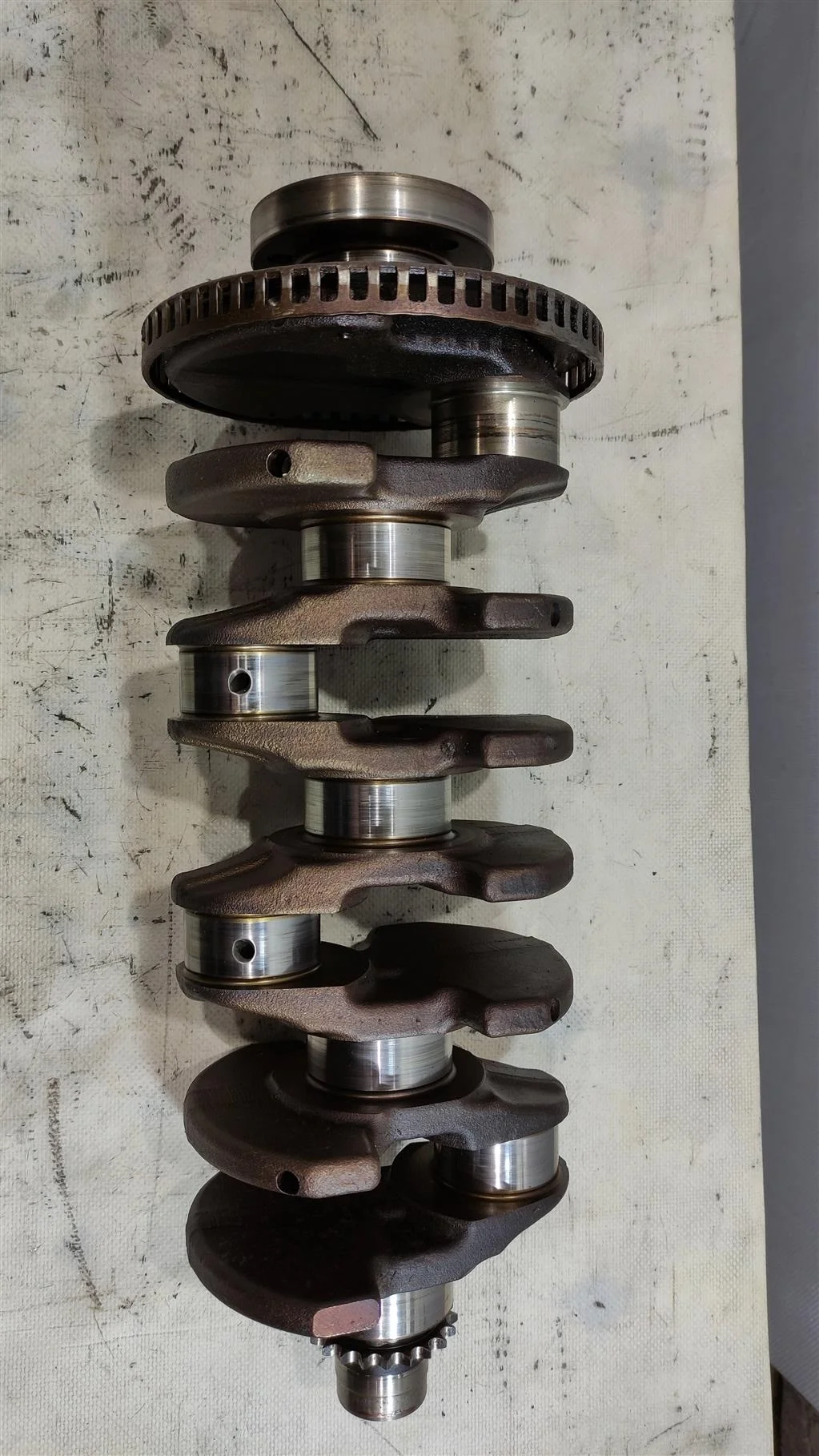 Коленвал 06A105021AR  2.0 Турбо бензин Volkswagen