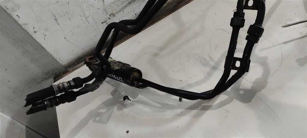 Трубка системы охлаждения АКПП 8E0317823L  2.0 Ту