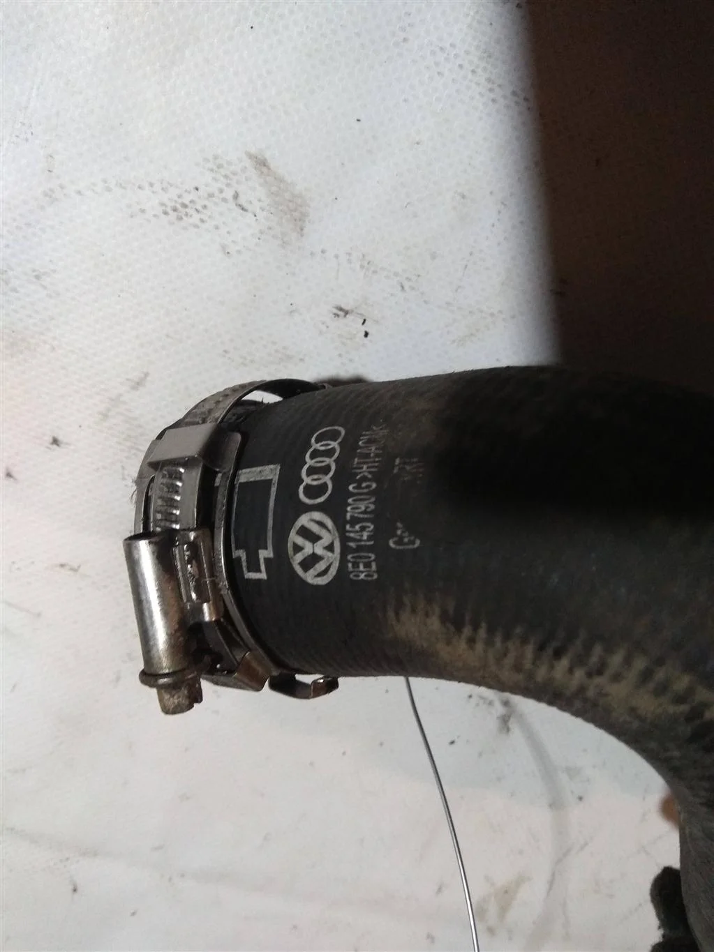 Патрубок (трубопровод, шланг) 8E0145790G  2.0 Тур