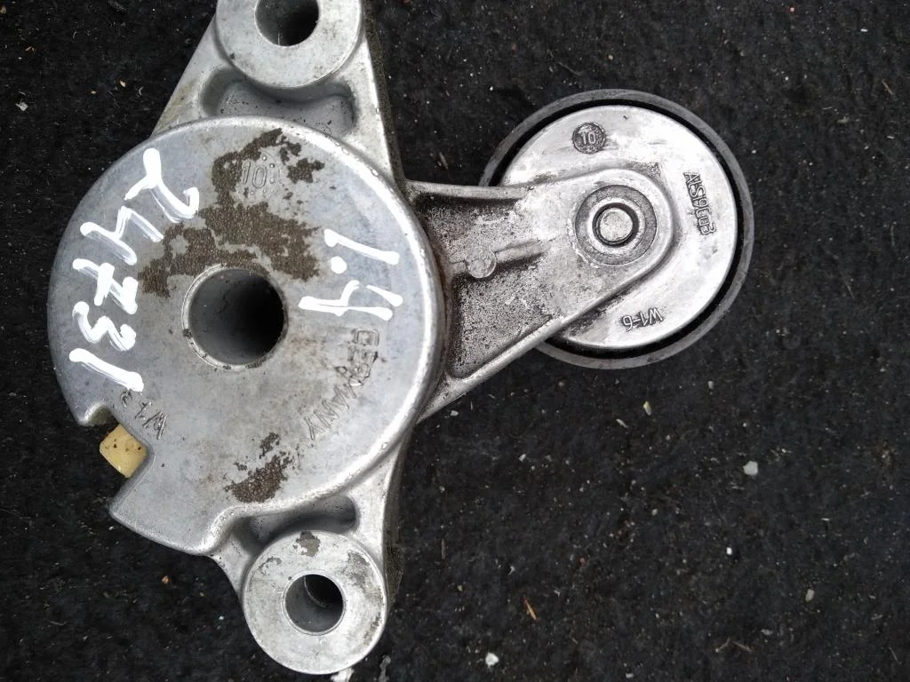 Натяжитель ремня генератора 03C145299M  1.4 Турбо