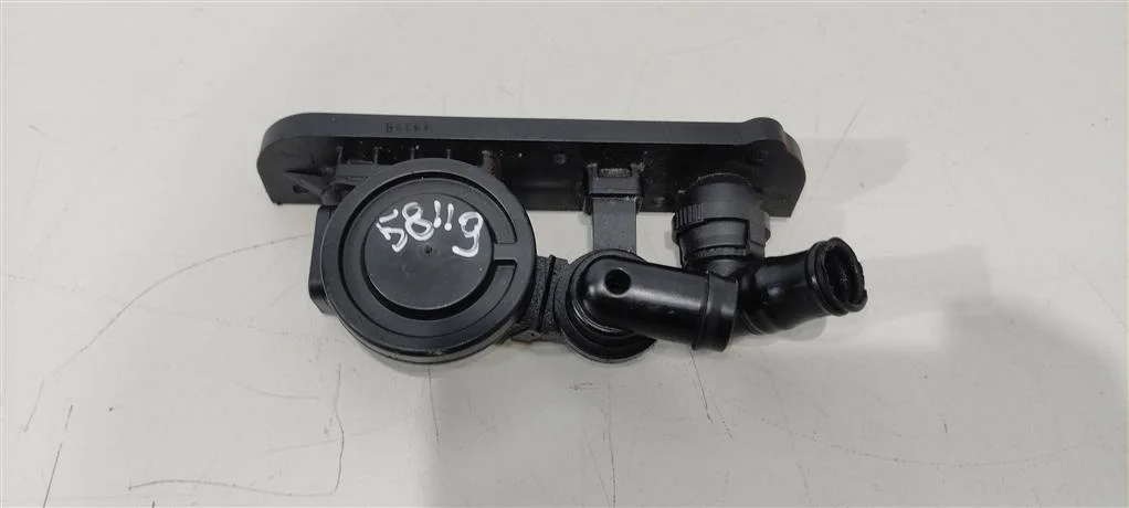 Клапан вентиляции картерных газов 06F129101N  2.0