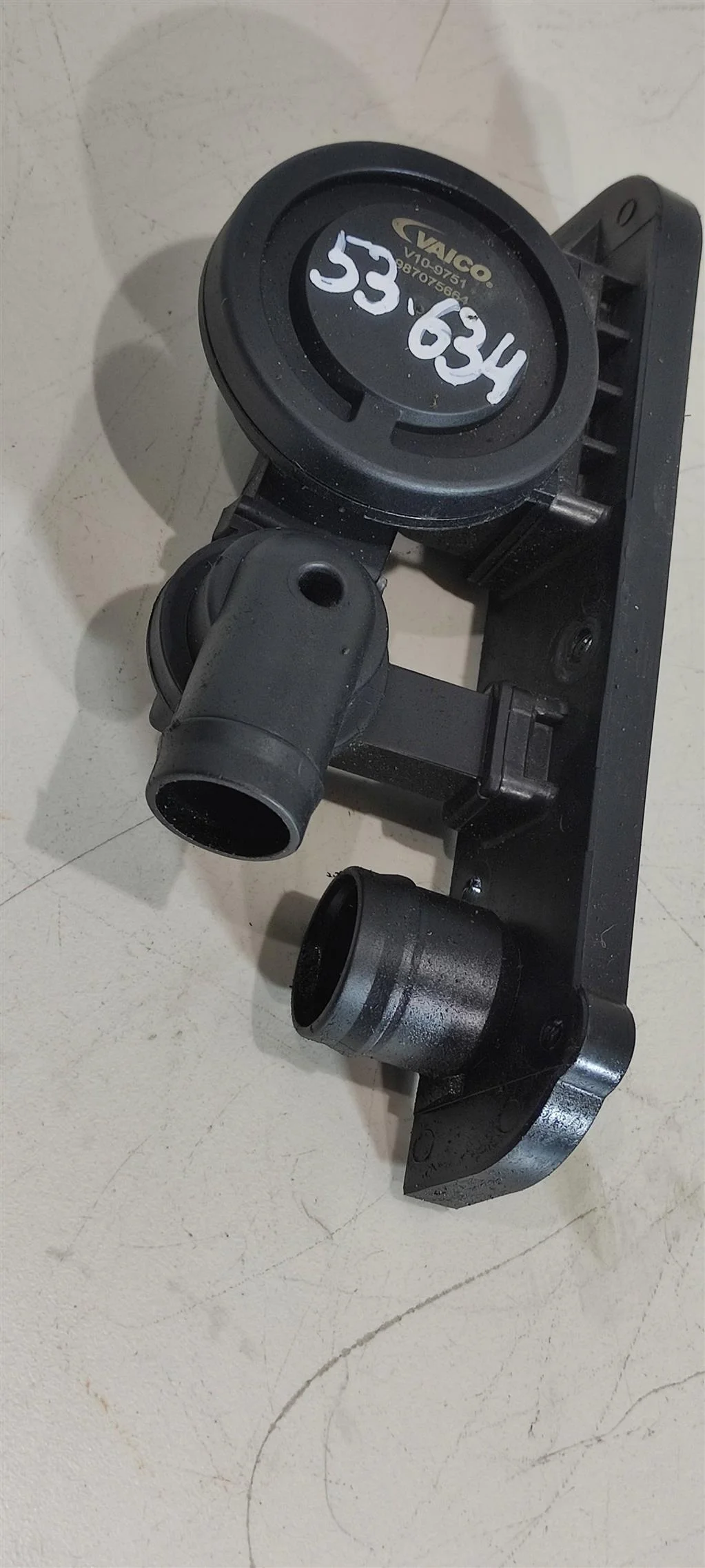 Клапан вентиляции картерных газов 06F129101N  2.0