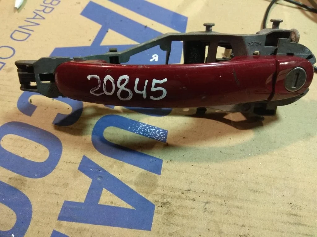 Ручка наружная передняя правая 1K5837205  2.0 TDI