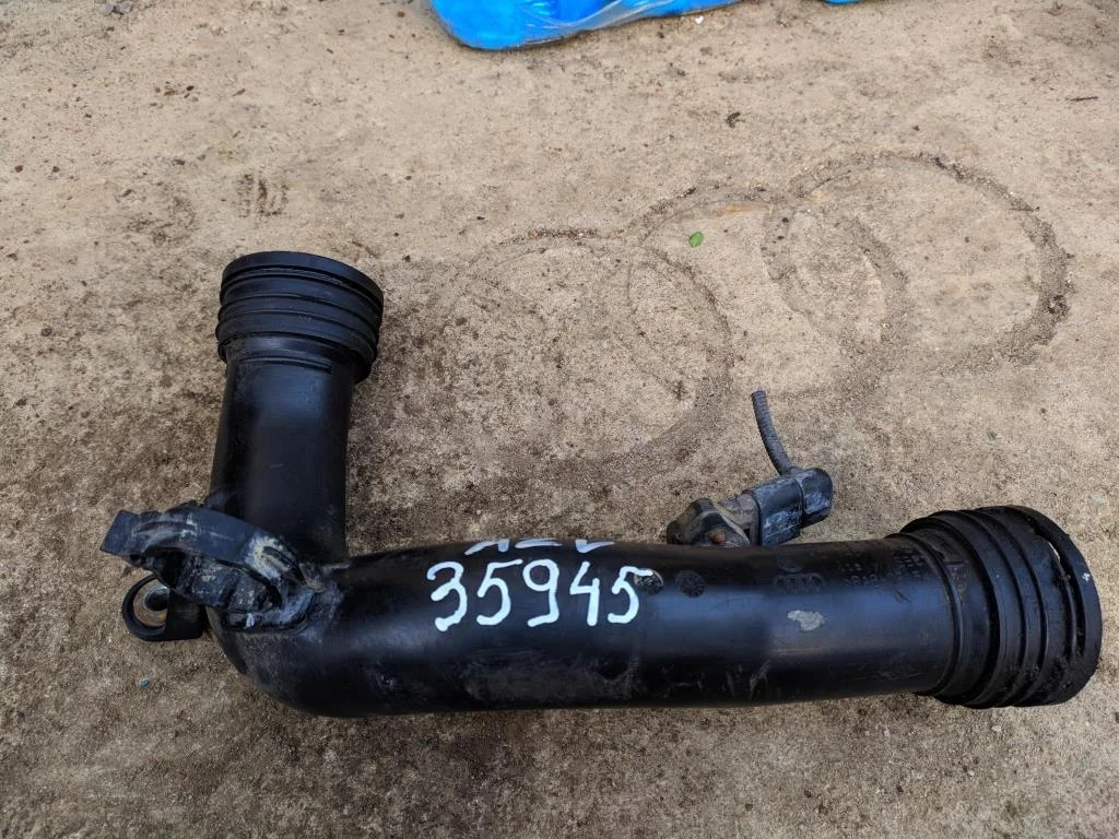 Патрубок (трубопровод, шланг) 1K0145770D  2.0 TDI