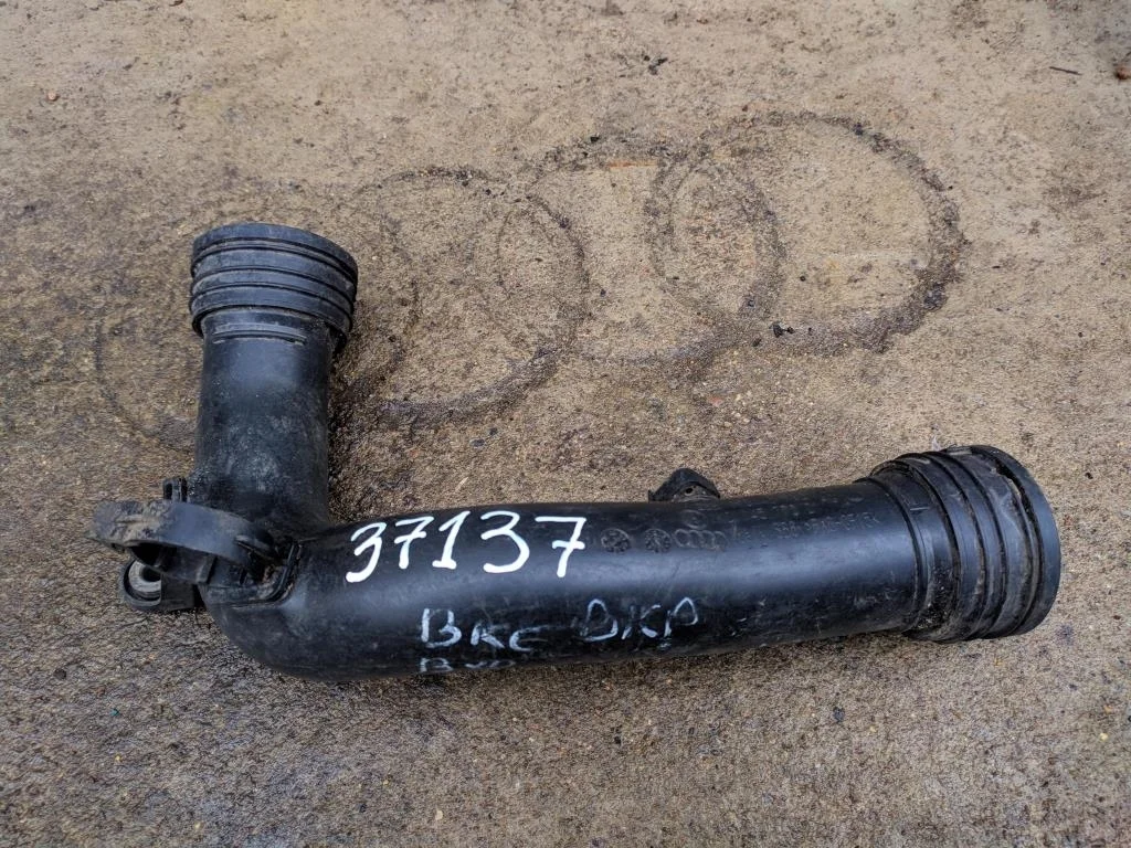 Патрубок (трубопровод, шланг) 1K0145770D  2.0 TDI