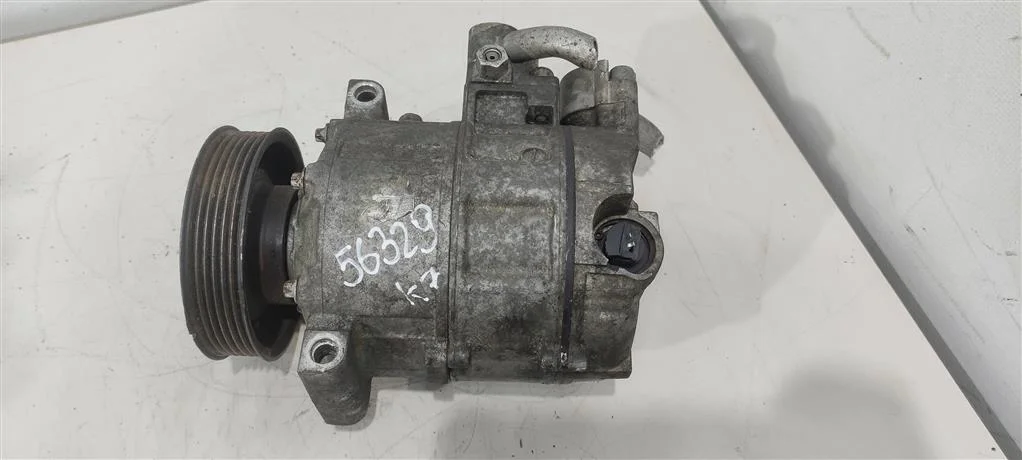 Компрессор кондиционера 1K0820803N  2.0 FSI Volks