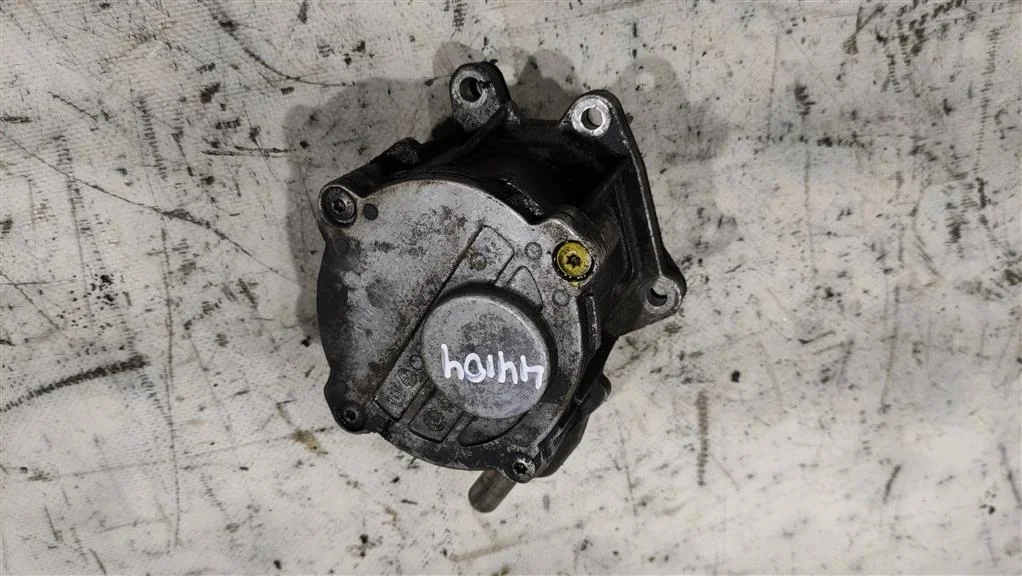 Насос вакуумный A6422300165  3.0 CDI Mercedes