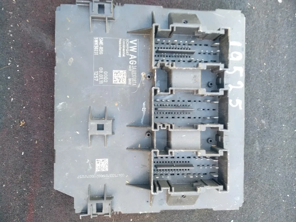 Блок бортовой сети 3AA937087A  2.0 Турбо бензин V