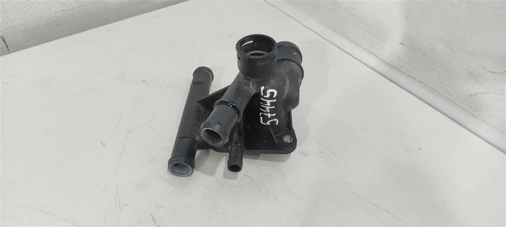 Фланец (тройник) системы охлаждения 06F121133G  2