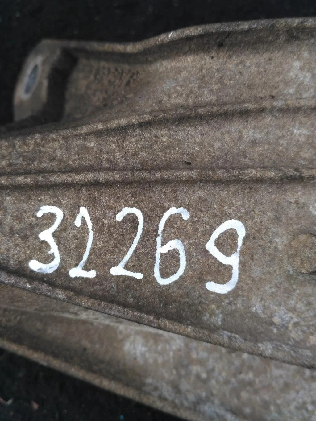 Кронштейн двигателя левый 4E0199307BF  4.2 Бензин