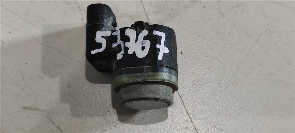 Парктроник передний 420919275  3.2 Бензин Audi