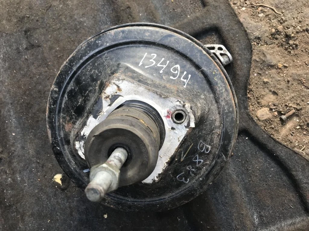 Вакуумный усилитель тормозов 4F0612105G  3.2 Бенз