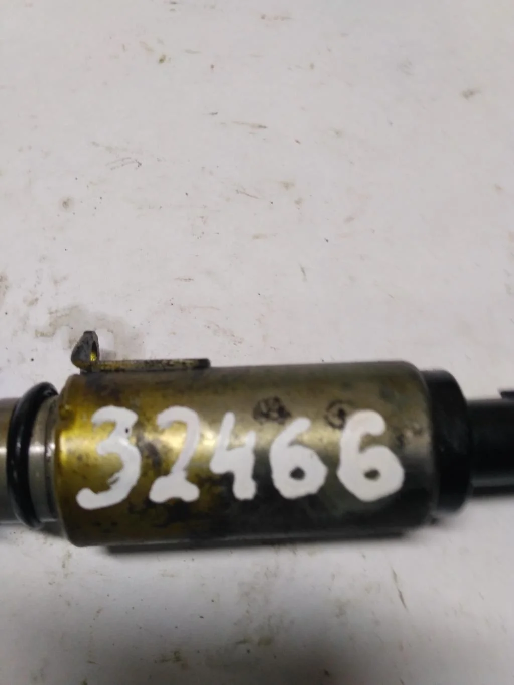 Клапан регулировки фаз газораспределения 06E10925