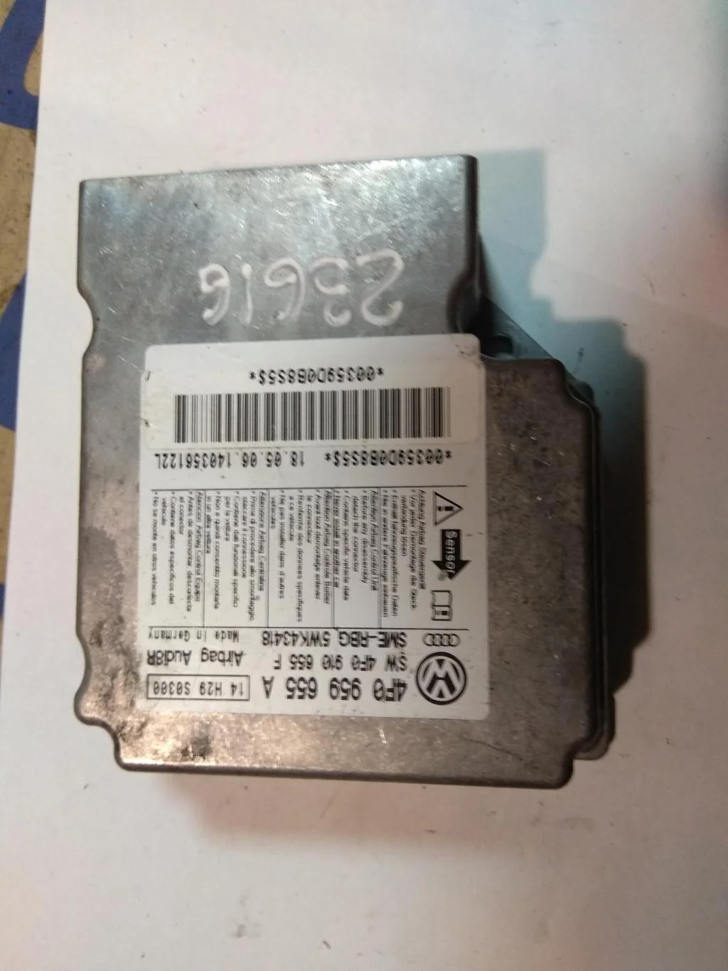 Блок AirBag 4F0910655F  3.2 Бензин Audi