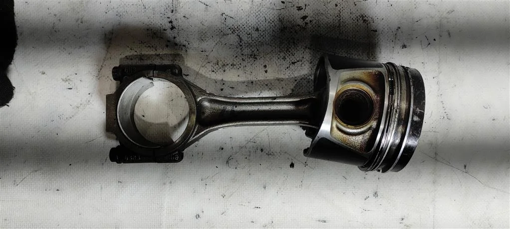 Поршень 03G107065J  2.0 TDI Audi