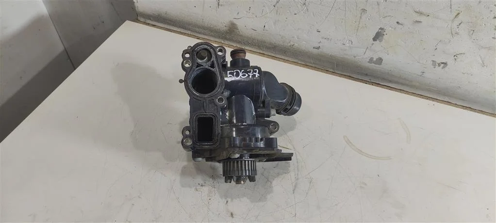 Помпа 06H121026CQ  2.0 TFSI Volkswagen