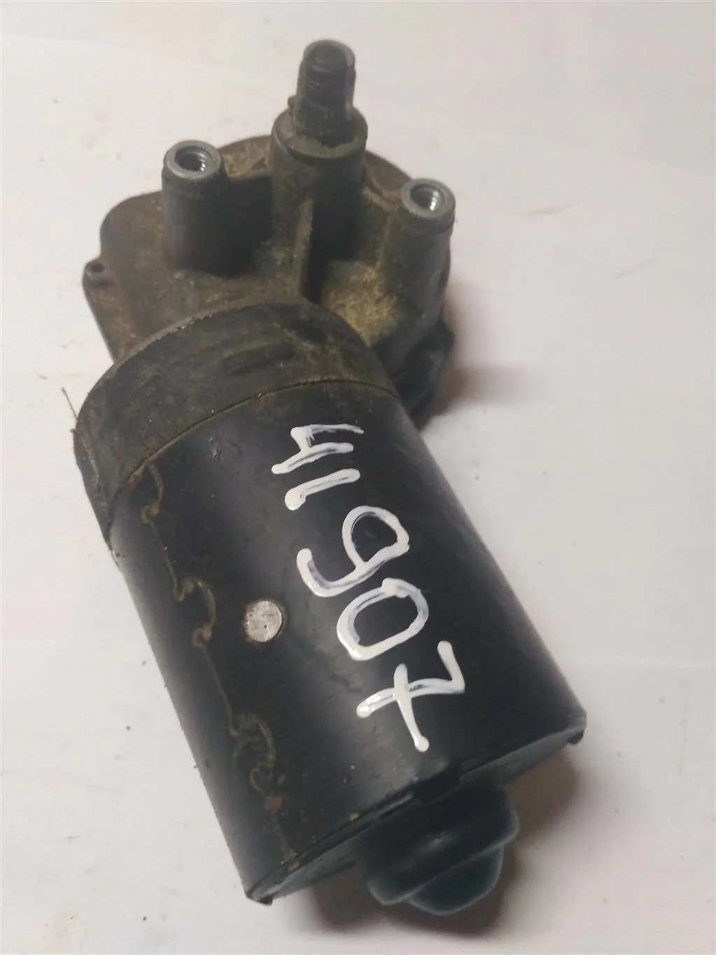 Моторчик передних стеклоочистителей (дворников) 1