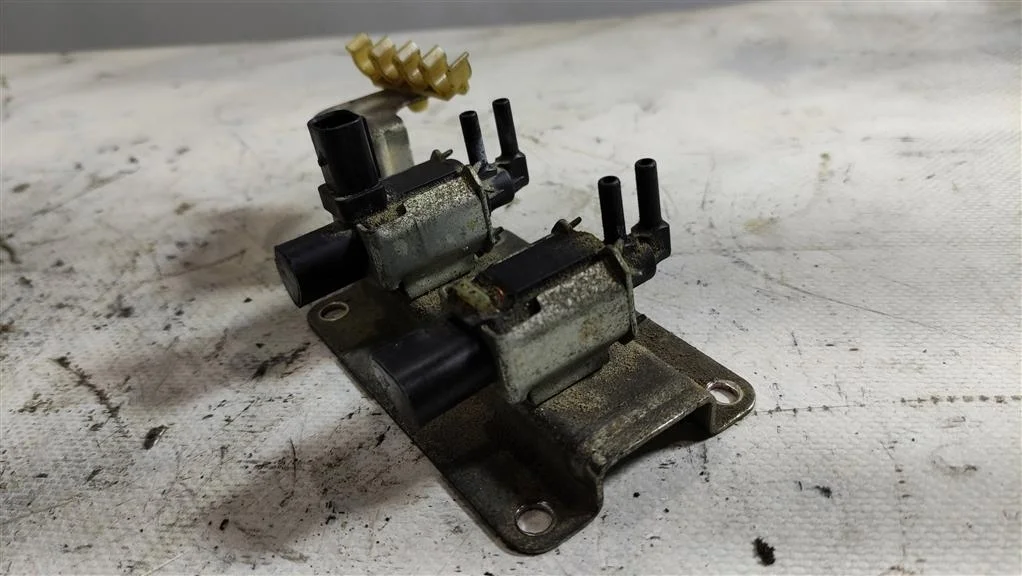 Клапан электромагнитный 4M5G9A500  2.0 Бензин Ford