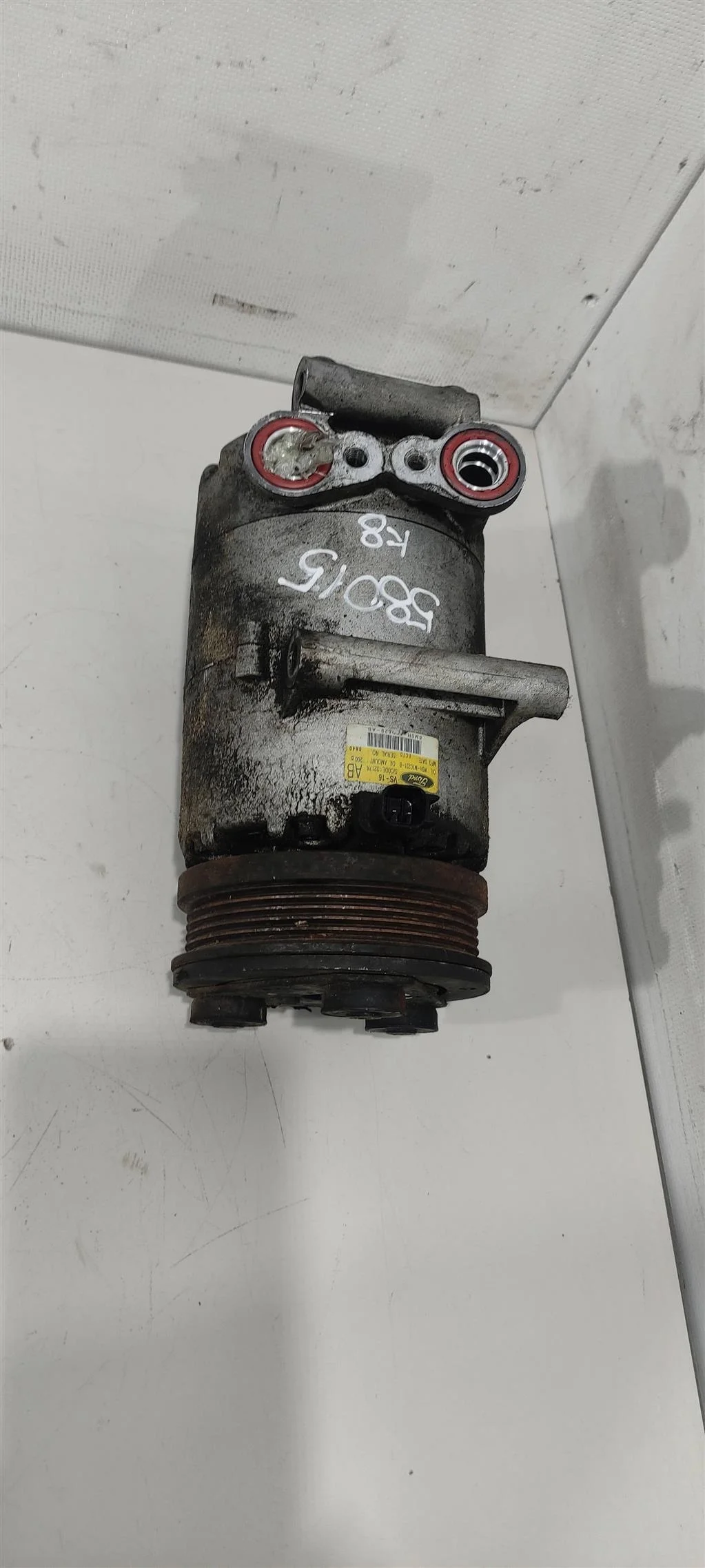 Компрессор кондиционера 6M5H19D629AB  2.0 Бензин