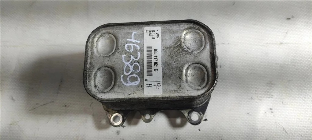 Радиатор масляный 03L117021C  2.0 TDI Volkswagen