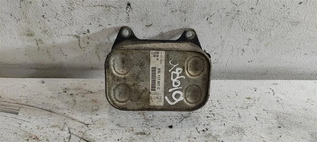 Радиатор масляный 03L117021C  2.0 TDI Volkswagen