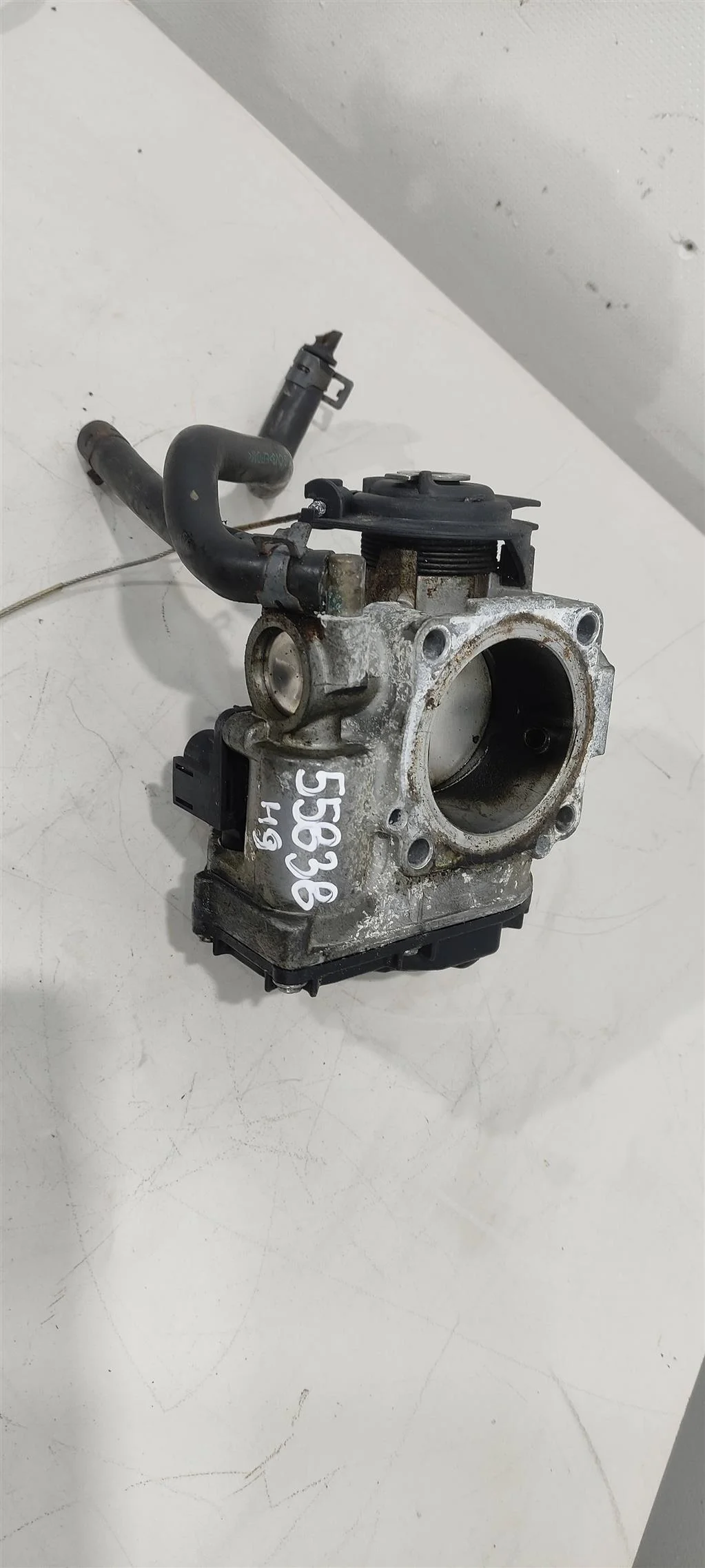 Заслонка дроссельная 06A133064M  1.8 Бензин Audi