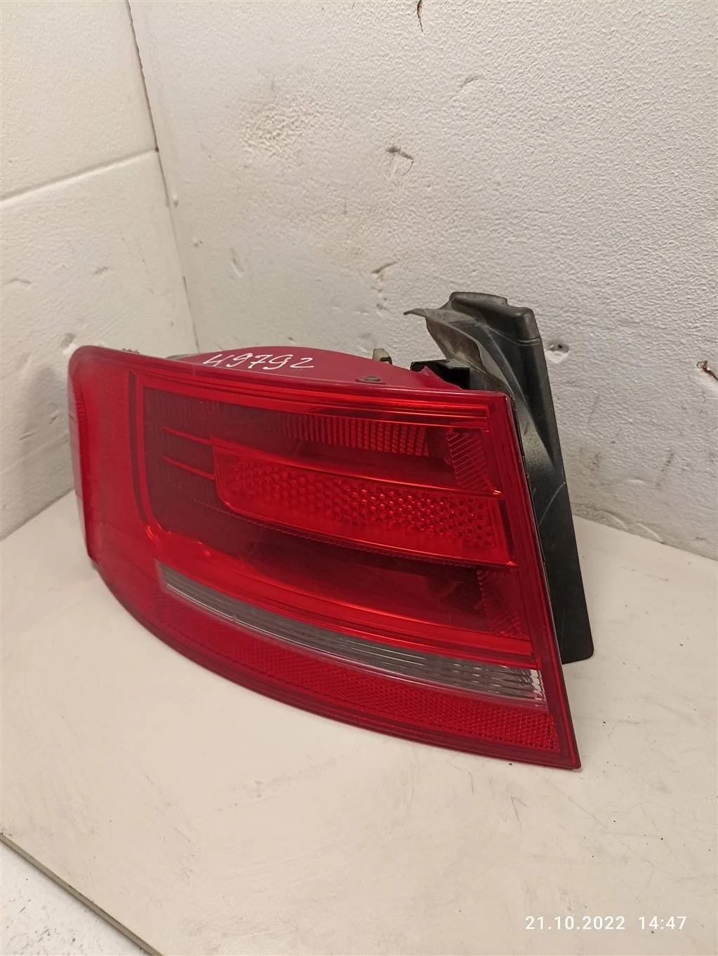 Фонарь задний левый 8K5945095D    Audi