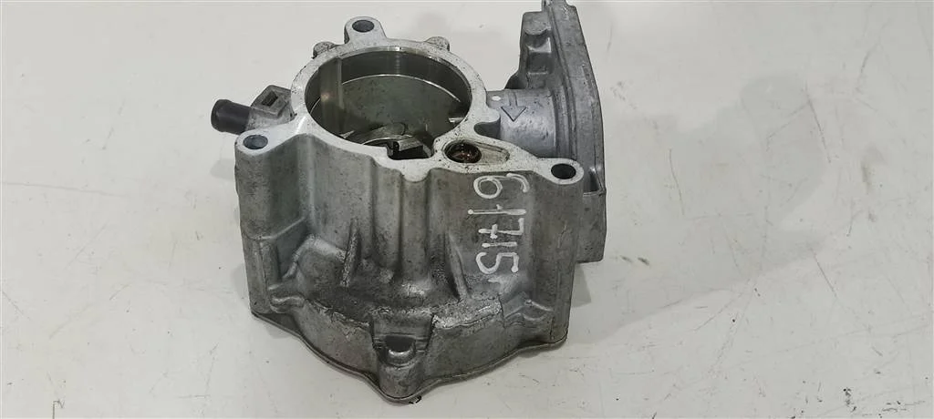 Насос вакуумный 06J145100C  2.0 TFSI Audi