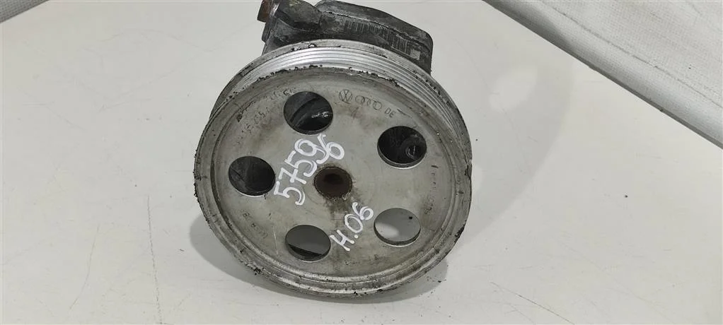 Насос гидроусилителя руля 8K0145153F  2.0 Турбо б