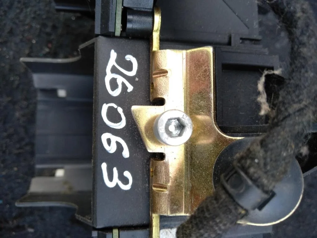 Переключатель подрулевой (стрекоза) 8E0953549F  1