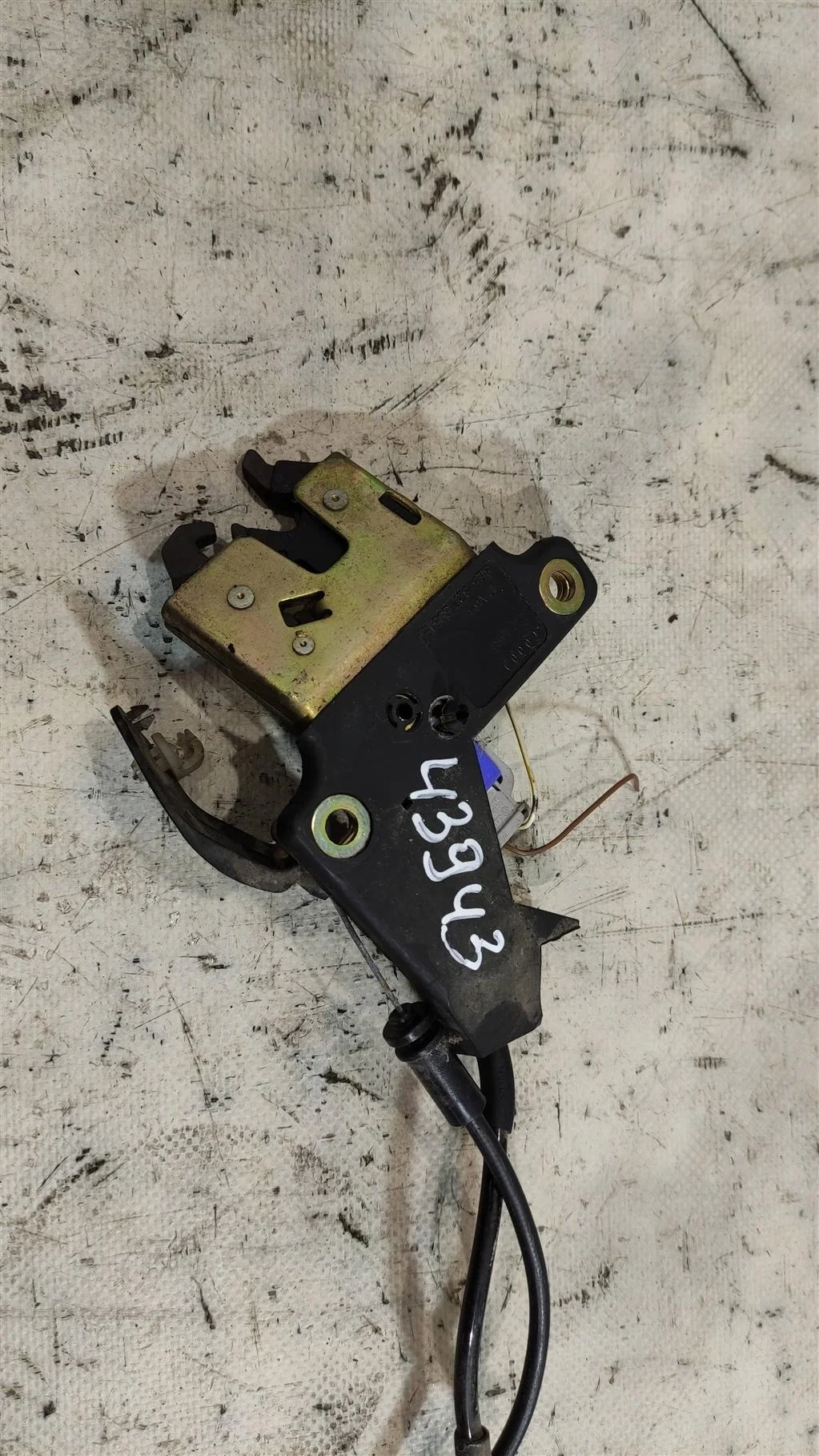 Замок багажника 8E5827505B  1.9 TDI Audi