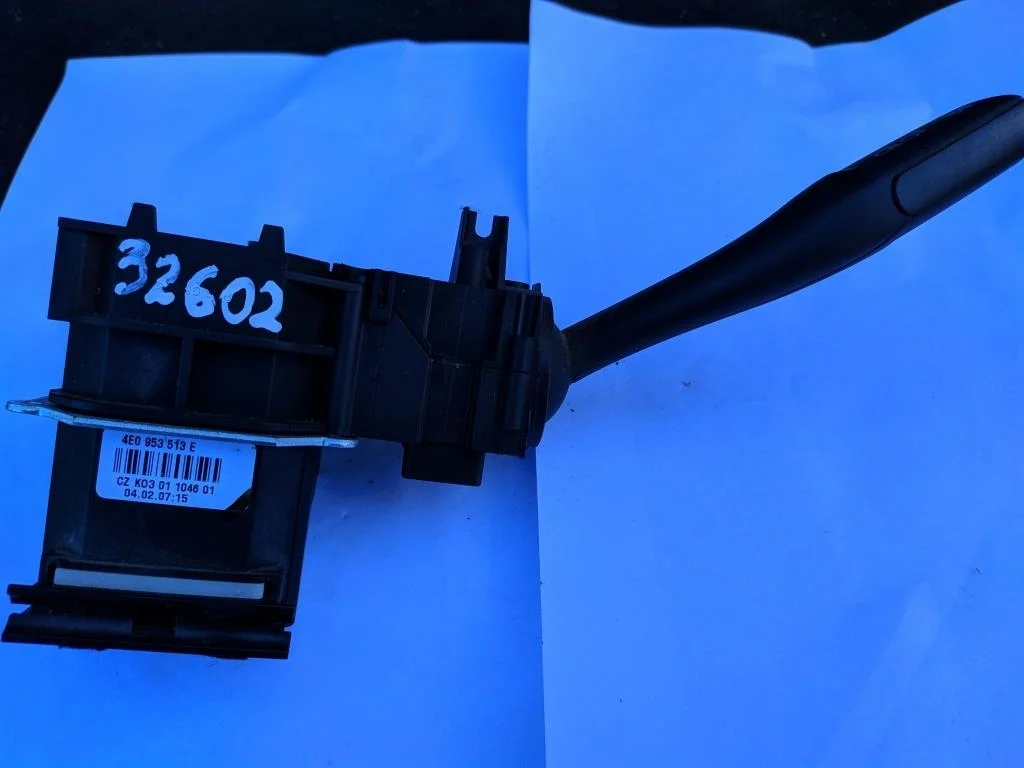 Переключатель подрулевой (стрекоза) 4E0953513E  1