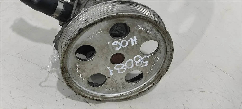 Насос гидроусилителя руля 8E0145153J  2.0 TFSI Au