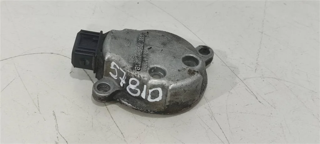 Датчик распредвала 058905161B  1.8 Турбо бензин A