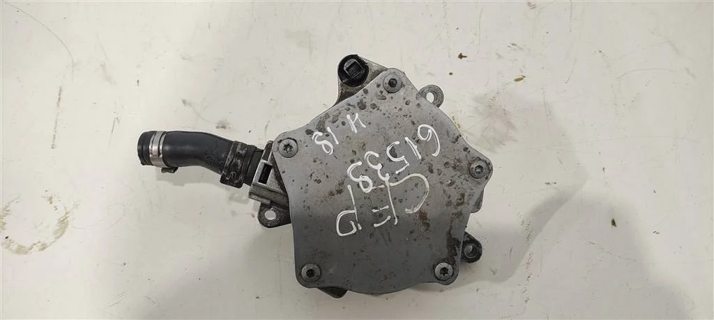 Насос вакуумный 06D145100H  2.0 TFSI Audi