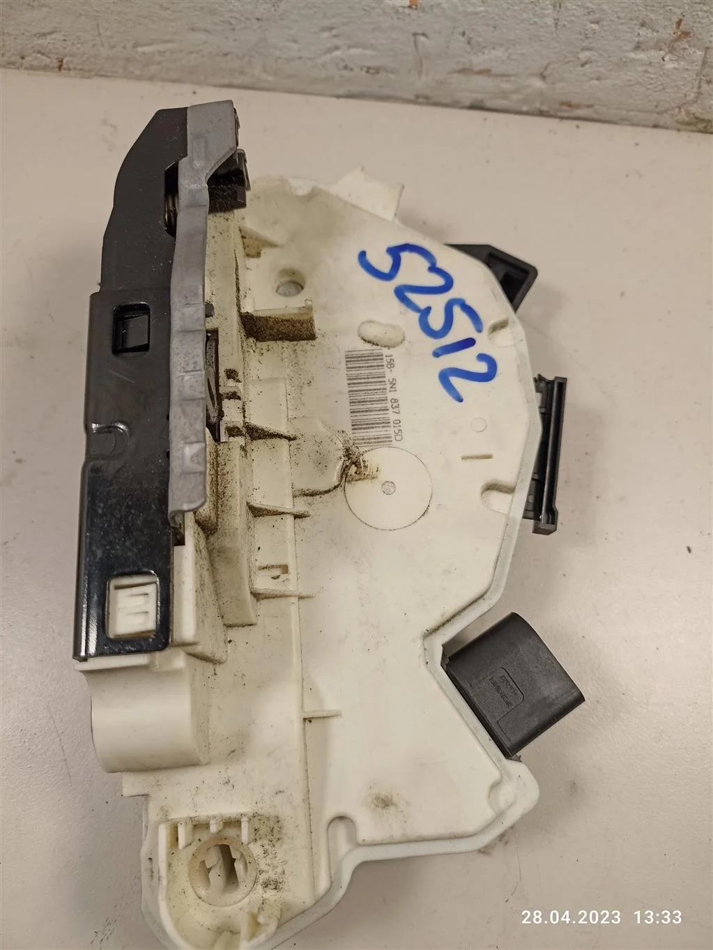 Замок двери передней левой 5N1837015D Skoda