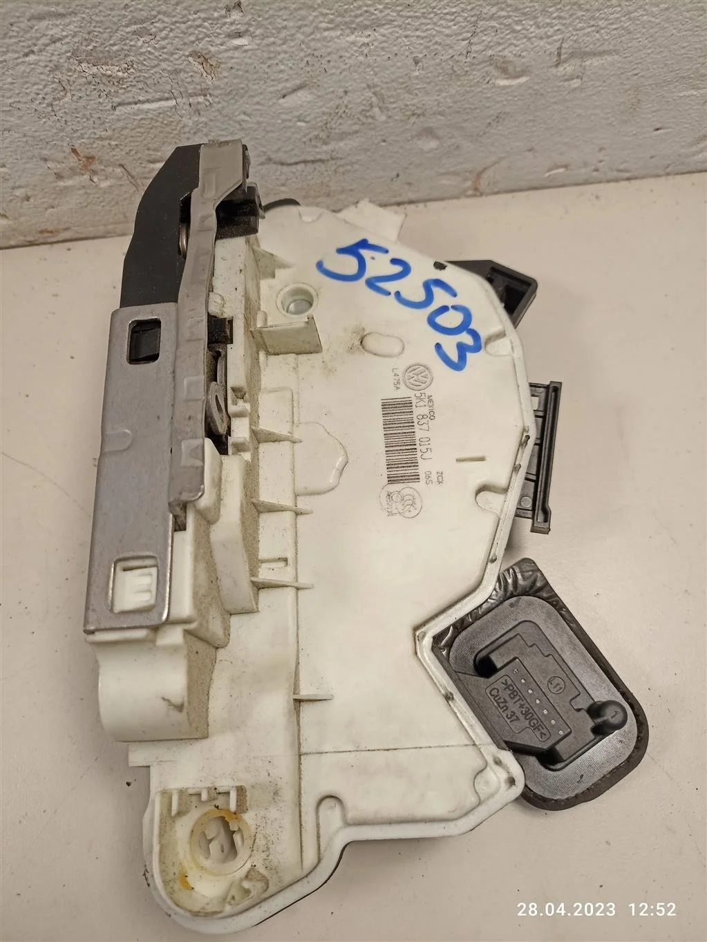 Замок двери передней левой 5K1837015J    Volkswag