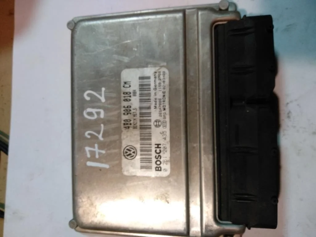 Блок управления двигателем 4B0906018CM  1.8 Турбо