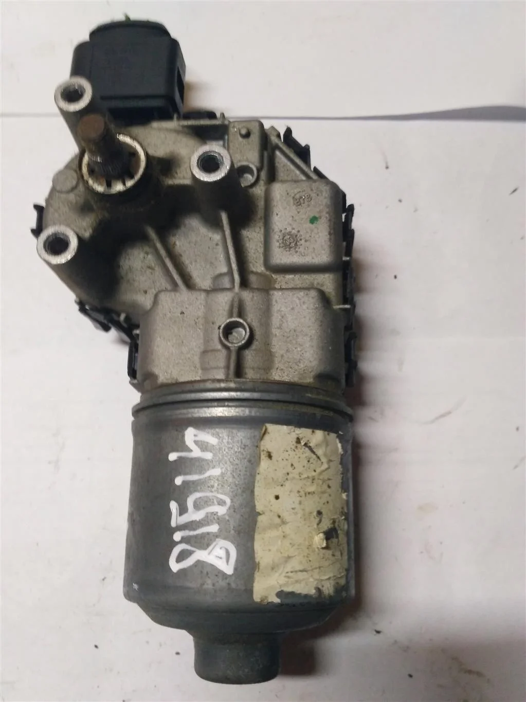 Моторчик передних стеклоочистителей (дворников) 3