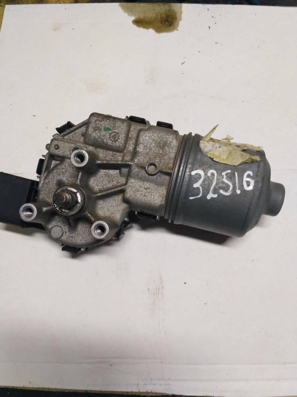 Моторчик передних стеклоочистителей (дворников) 3