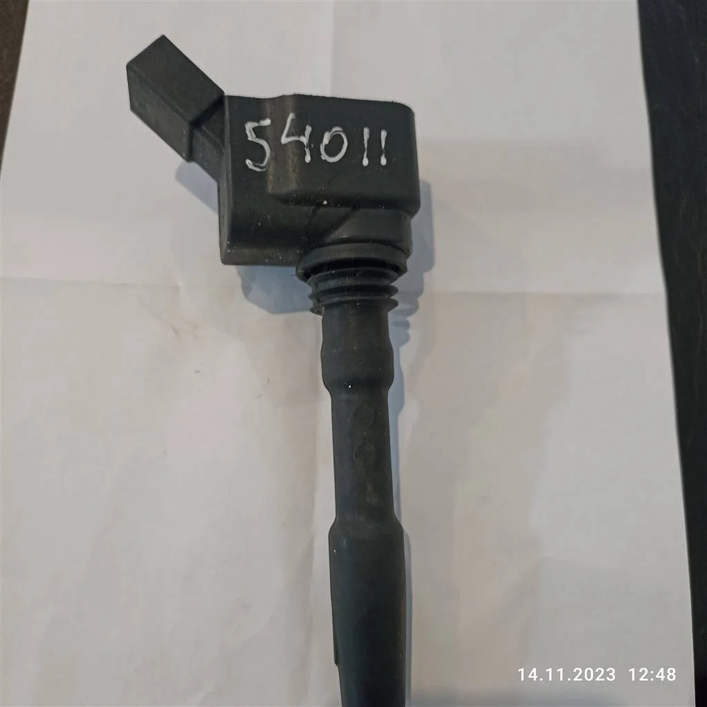 Катушка зажигания 06H905110G  2.0 Бензин Audi