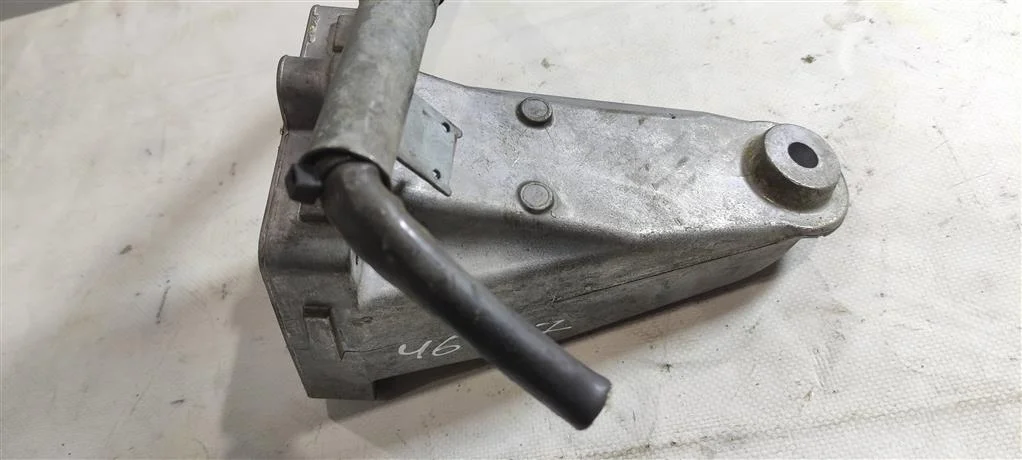 Кронштейн двигателя A2712232304  1.8 Турбо бензин