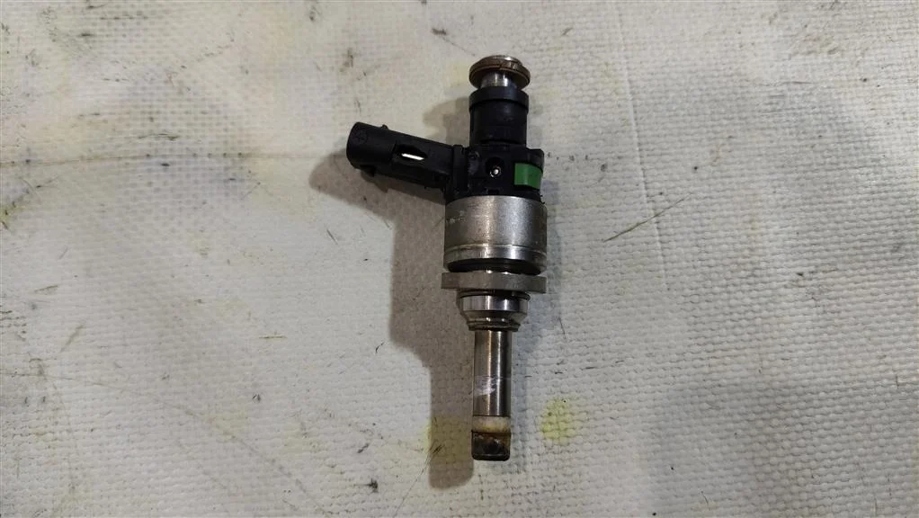 Форсунка A2710780823  1.8 Турбо бензин Mercedes