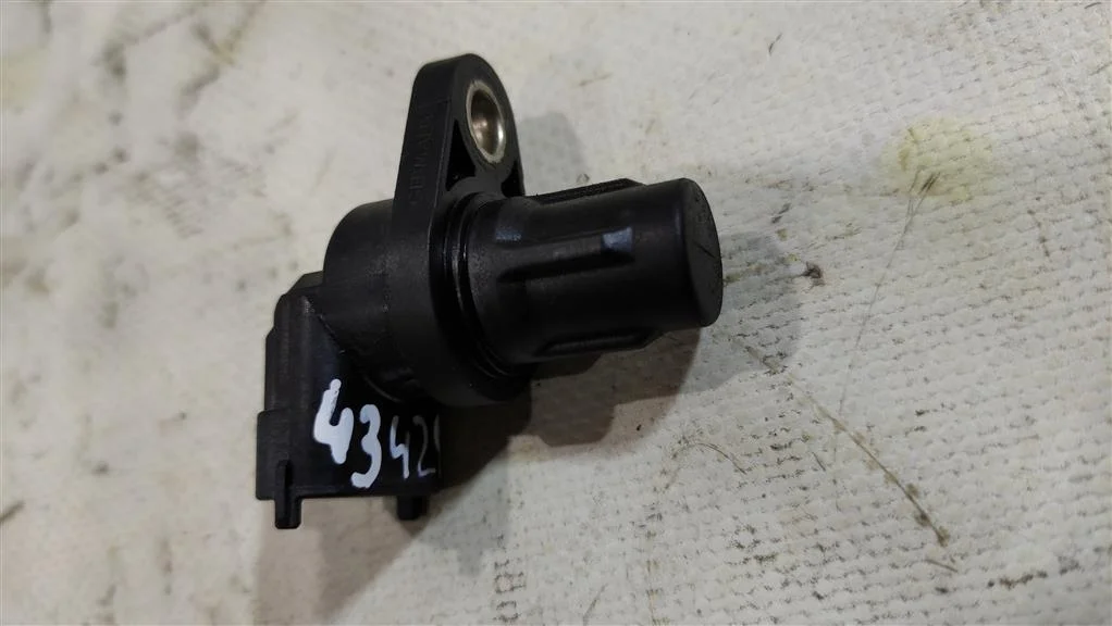 Датчик распредвала A2729050043  1.8 Турбо бензин