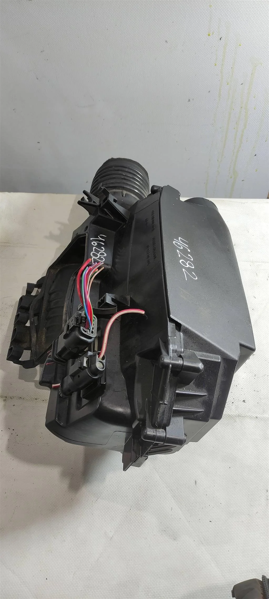 Корпус воздушного фильтра A2710901601  1.8 Турбо