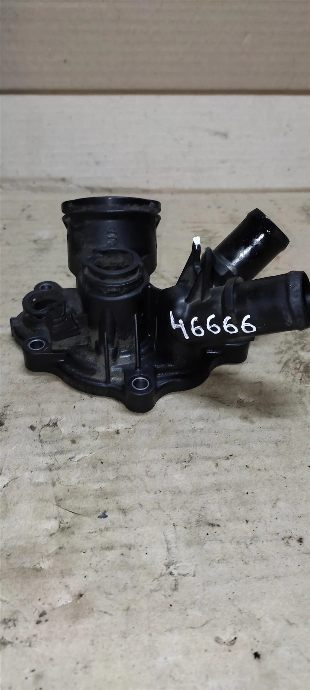 Корпус термостата A2712000315  1.8 Турбо бензин M